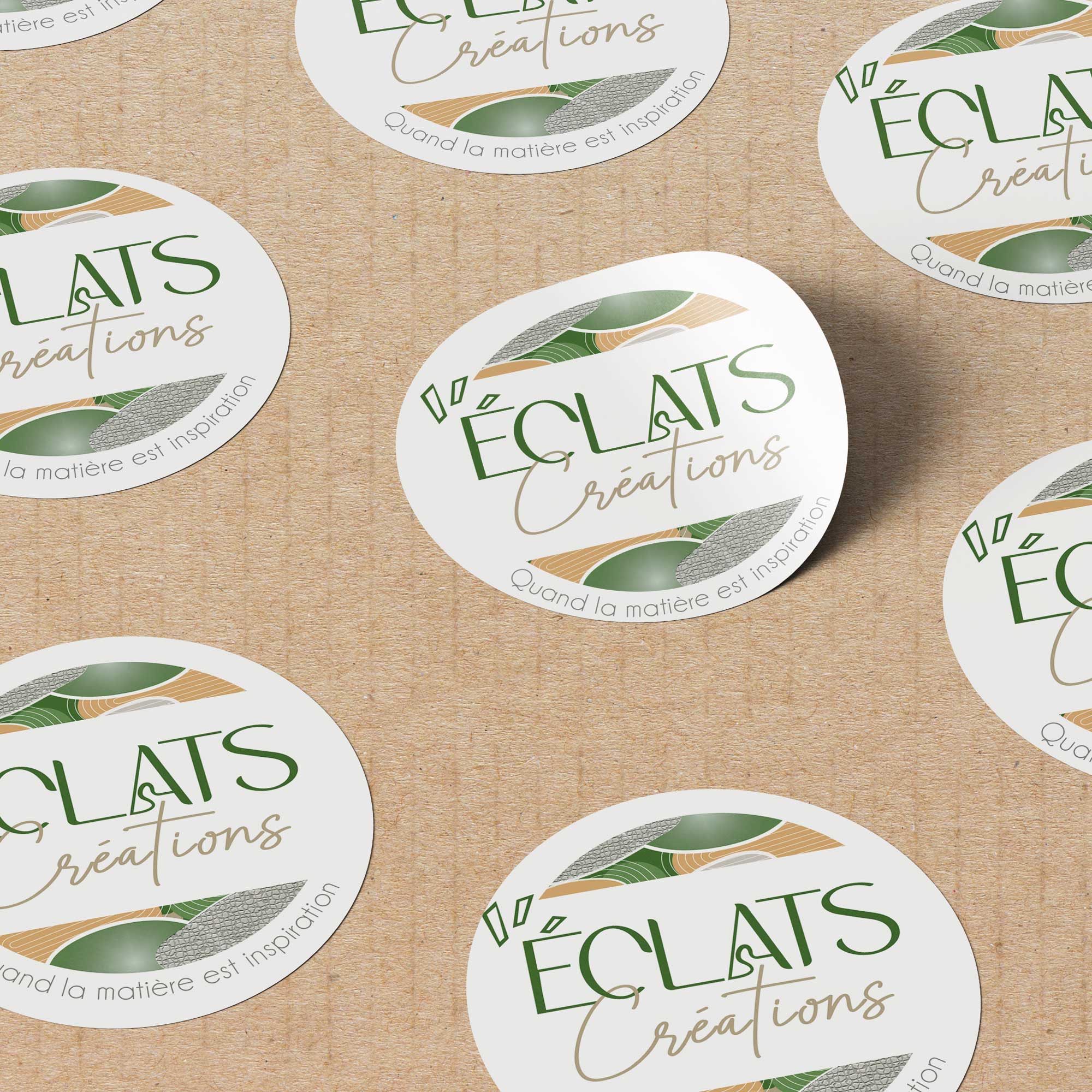 Logo artisanal et moderne pour Éclats Créations, entreprise de création de tableaux et objets déco en mosaïque, bois et matériaux de récupération